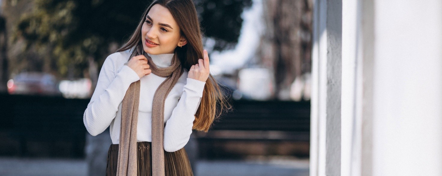 Come abbinare una sciarpa ad un abito elegante
